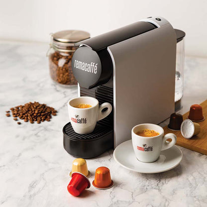 aparat de cafea REMACAFÉ Alfa Slim, cu un cadou de 50 de capsule